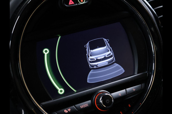 MINI Clubman 1.5 Cooper Salt Business [PDC ACHTER, CLIMATE CONTROL, CRUISE CONTROL, BLUETOOTH TELEFOON, NAVIGATIE, LICHTMETALEN VELGEN, NIEUWSTAAT]