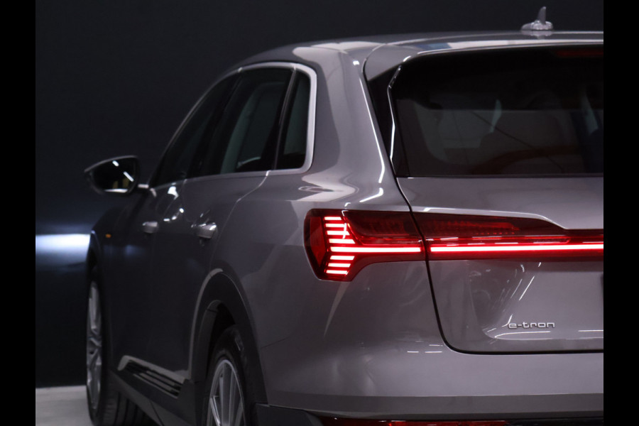 Audi e-tron 55 quattro edition 95 kWh Sport [LUCHTVERING, BLUETOOTH TELEFOON, PDC V+A, CRUISE CONTROL, CLIMATE CONTROL, LANE ASSIST, ELEKTRISCHE ACHTERKLEP, LED KOPLAMPEN, NIEUWSTAAT]