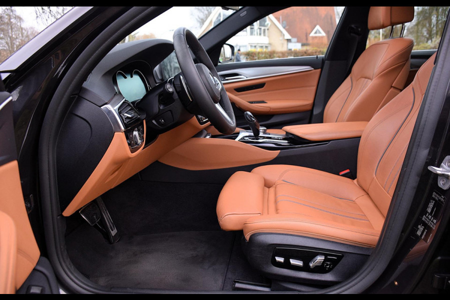 BMW 5 Serie Touring 520i High Executive*Nappa Leder*HUD*PANO*M-Pakket*Enz*