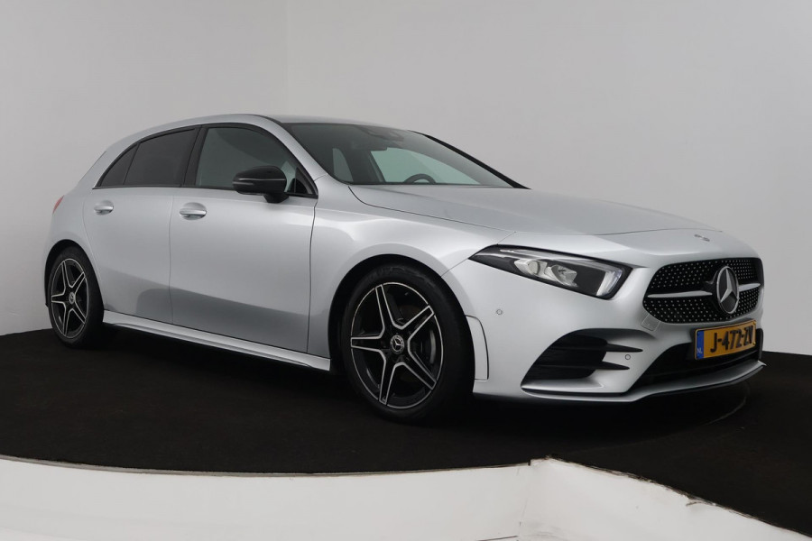 Mercedes-Benz A-Klasse 180 Business Solution AMG (SFEERVERLICHTING, STOELVERWARMING, ACHTERUITRIJCAMERA, NAVIGATIE, SENSOREN)