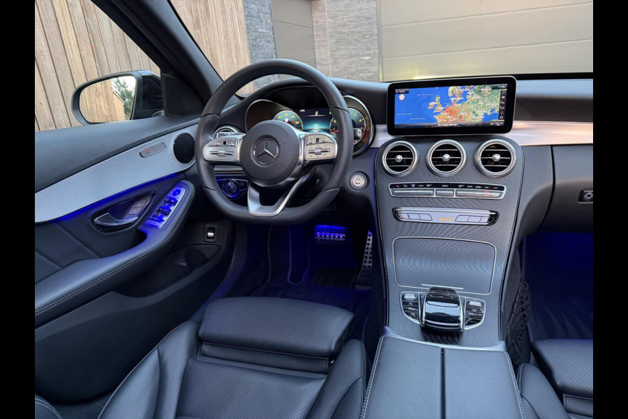 Mercedes-Benz C-Klasse Estate 180 AMG Automaat | Panorama | Leer | LED matrix | Sfeerverlichting | Apple CarPlay | 360°-camera | Night Pakket | DAB ont