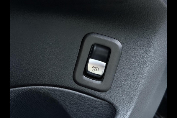 Mercedes-Benz C-Klasse Estate 180 AMG Automaat | Panorama | Leer | LED matrix | Sfeerverlichting | Apple CarPlay | 360°-camera | Night Pakket | DAB ont