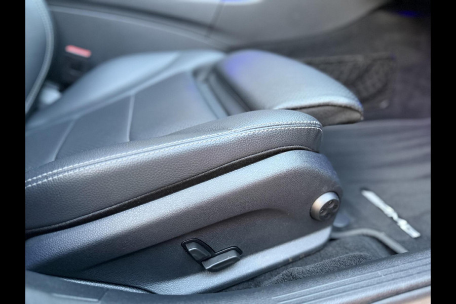 Mercedes-Benz C-Klasse Estate 180 AMG Automaat | Panorama | Leer | LED matrix | Sfeerverlichting | Apple CarPlay | 360°-camera | Night Pakket | DAB ont