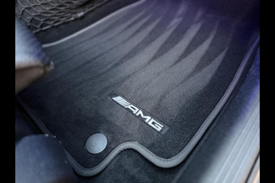 Mercedes-Benz C-Klasse Estate 180 AMG Automaat | Panorama | Leer | LED matrix | Sfeerverlichting | Apple CarPlay | 360°-camera | Night Pakket | DAB ont