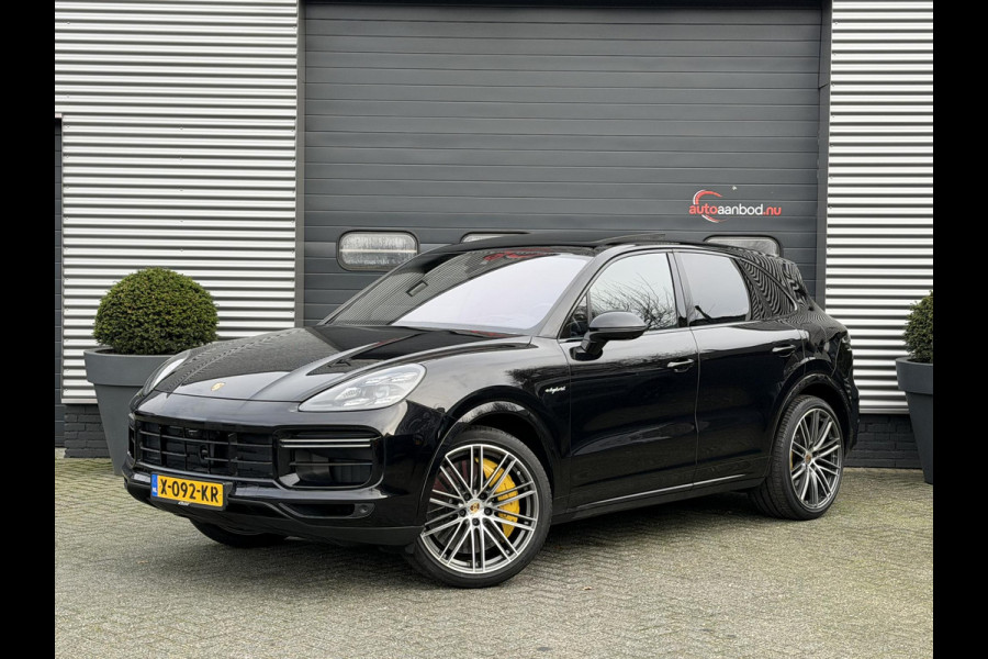 Porsche Cayenne 4.0 Turbo S E-Hybrid 680 PK | Keramische Remmen | Panoramadak | Head-Up Display | 360* Camera | Carbon | Elektrische Trekhaak |