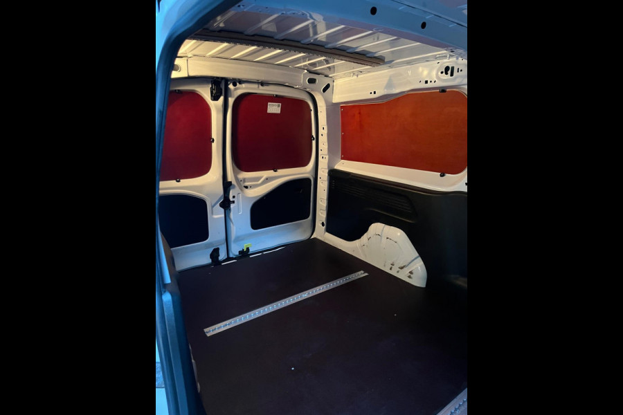 Opel Combo Automaat-8 130pk 1.5D euro6 L2H1 Edition, Airco, Camera, Navigatie, Keyless, RIJKLAARPRIJS!