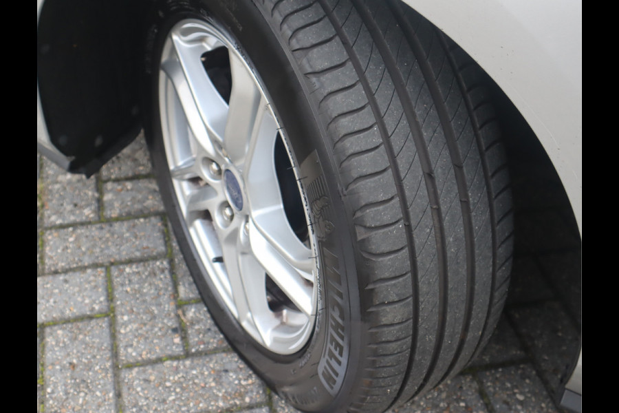 Ford FOCUS Wagon 1.0 EcoBoost Hybrid Trend Edition Business