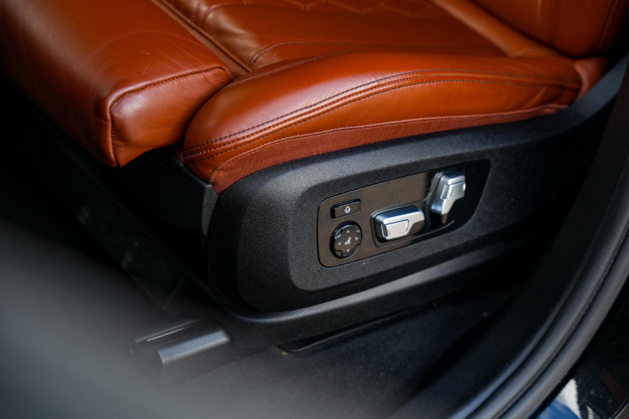 BMW X5 xDrive45e High Executive M Pakket Panoramadak Adapt. Cruise HUD Carbon Luxe Leder 21''LM