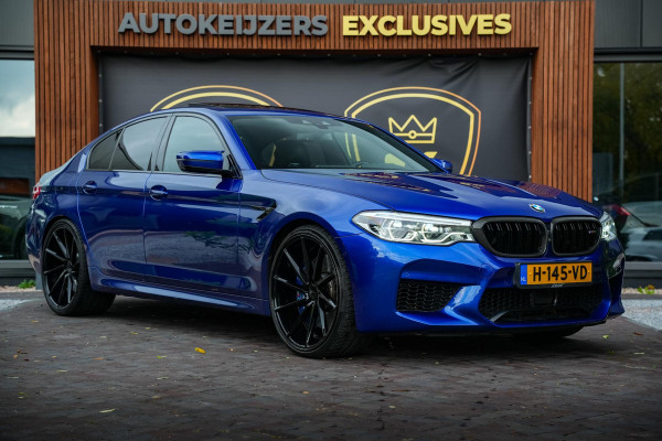 BMW 5 Serie M5  F90 Schuifdak Marina Blue 22'' Vossen Downpipe