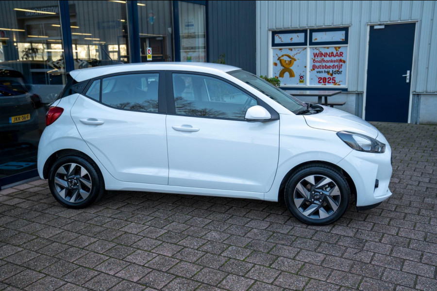 Hyundai i10 1.0 Trend 5-zits|Prijs rijklaar incl. 12 mnd garantie|Carplay stoel en stuurverwarming camera DAB parkeersensor achter