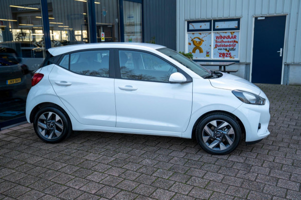 Hyundai i10 1.0 Trend 5-zits|Prijs rijklaar incl. 12 mnd garantie|Carplay stoel en stuurverwarming camera DAB parkeersensor achter