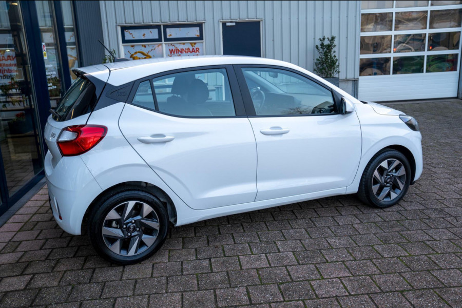 Hyundai i10 1.0 Trend 5-zits|Prijs rijklaar incl. 12 mnd garantie|Carplay stoel en stuurverwarming camera DAB parkeersensor achter