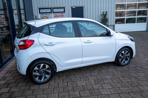 Hyundai i10 1.0 Trend 5-zits|Prijs rijklaar incl. 12 mnd garantie|Carplay stoel en stuurverwarming camera DAB parkeersensor achter