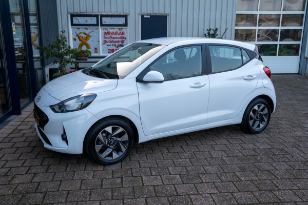 Hyundai i10 1.0 Trend 5-zits|Prijs rijklaar incl. 12 mnd garantie|Carplay stoel en stuurverwarming camera DAB parkeersensor achter
