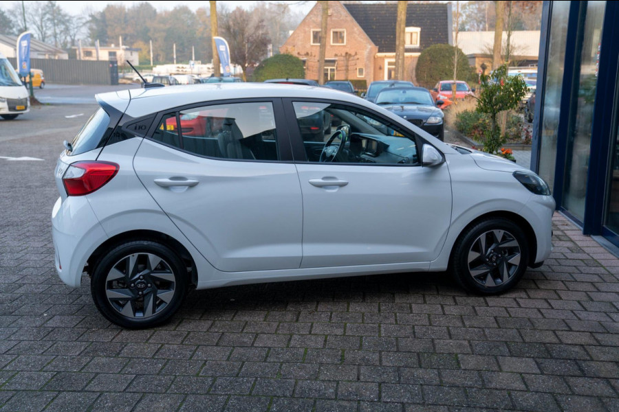 Hyundai i10 1.0 Trend 5-zits|Prijs rijklaar incl. 12 mnd garantie|Carplay stoel en stuurverwarming camera DAB parkeersensor achter