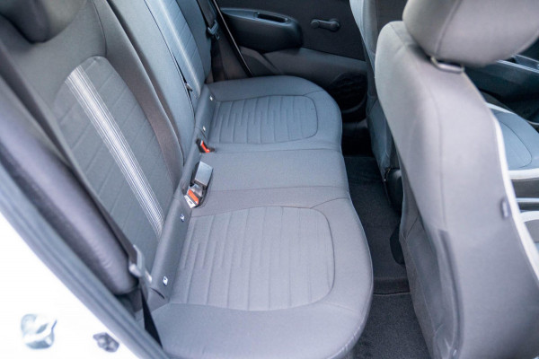 Hyundai i10 1.0 Trend 5-zits|Prijs rijklaar incl. 12 mnd garantie|Carplay stoel en stuurverwarming camera DAB parkeersensor achter