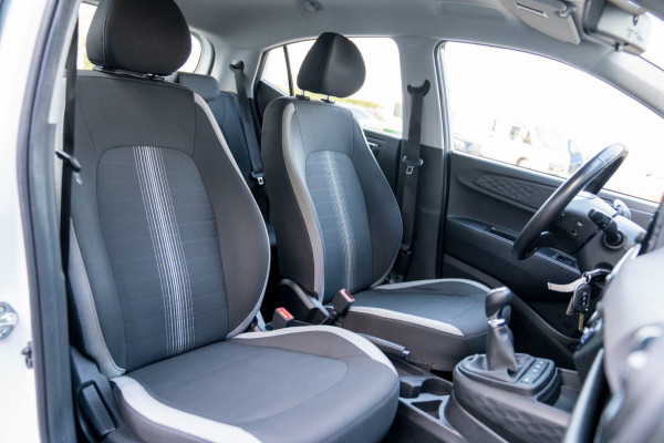 Hyundai i10 1.0 Trend 5-zits|Prijs rijklaar incl. 12 mnd garantie|Carplay stoel en stuurverwarming camera DAB parkeersensor achter