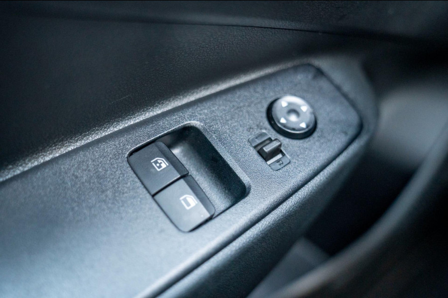 Hyundai i10 1.0 Trend 5-zits|Prijs rijklaar incl. 12 mnd garantie|Carplay stoel en stuurverwarming camera DAB parkeersensor achter