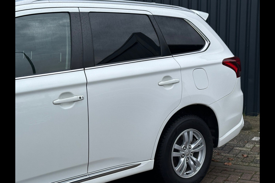 Mitsubishi Outlander 2.4 PHEV Pure Camera|Navi