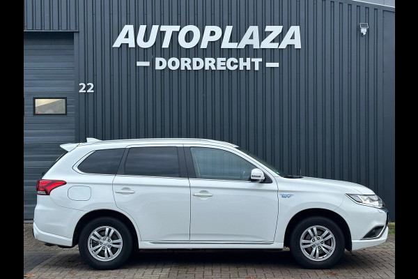 Mitsubishi Outlander 2.4 PHEV Pure Camera|Navi