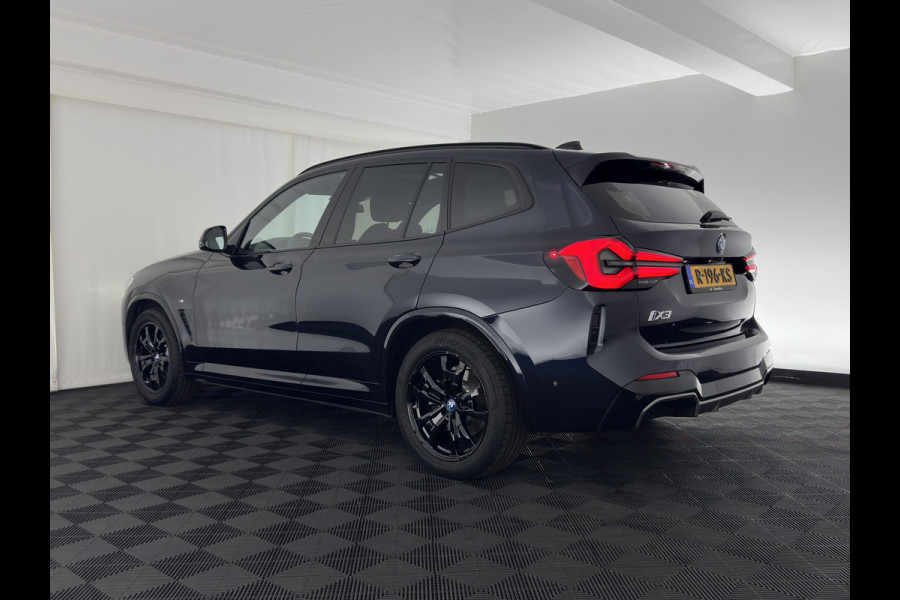 BMW iX3 Executive 80 kWh M-Sportpack Shadow-Line [ 3-Fase ] {SOH- (INCL-BTW) Aut. *PANO | LEATHER | ADAPTIVE-CRUISE | FULL-LED | BLIND-SPOT | DIGI-COCKPIT | HEATED-COMFORTSEATS | CAMERA | DAB+ | NAVI-FULLMAP | 19''ALU*