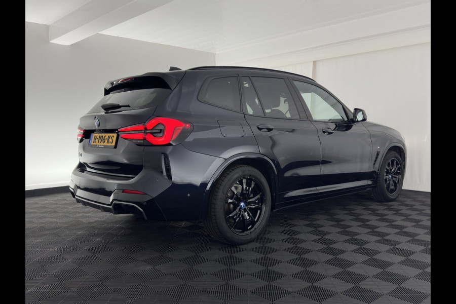 BMW iX3 Executive 80 kWh M-Sportpack Shadow-Line [ 3-Fase ] {SOH- (INCL-BTW) Aut. *PANO | LEATHER | ADAPTIVE-CRUISE | FULL-LED | BLIND-SPOT | DIGI-COCKPIT | HEATED-COMFORTSEATS | CAMERA | DAB+ | NAVI-FULLMAP | 19''ALU*