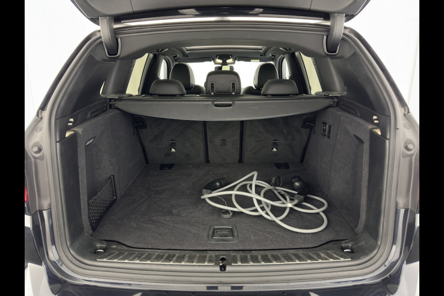 BMW iX3 Executive 80 kWh M-Sportpack Shadow-Line [ 3-Fase ] {SOH- (INCL-BTW) Aut. *PANO | LEATHER | ADAPTIVE-CRUISE | FULL-LED | BLIND-SPOT | DIGI-COCKPIT | HEATED-COMFORTSEATS | CAMERA | DAB+ | NAVI-FULLMAP | 19''ALU*