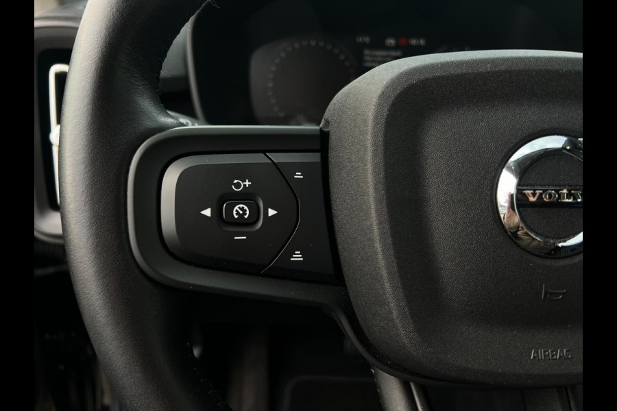 Volvo XC40 1.5 T2 Momentum Core NL AUTO | DEALER ONDERH | WEGKLAPBARE TREKHAAK | CAMERA | CARPLAY |