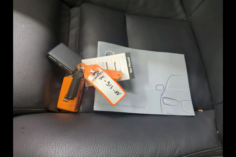 Volvo V60 2.0 T6 Recharge AWD Business Pro NL-AUTO | LEDER | CAMERA