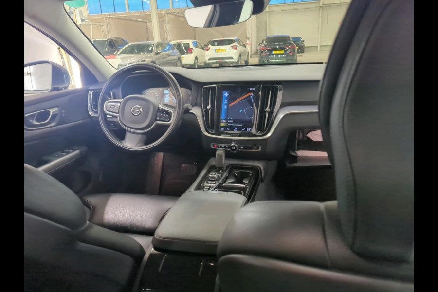 Volvo V60 2.0 T6 Recharge AWD Business Pro NL-AUTO | LEDER | CAMERA