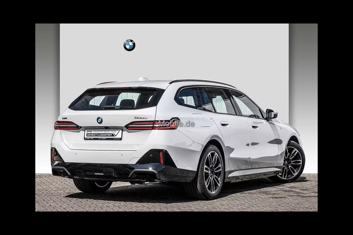 BMW 5 Serie Touring 530e xDrive M-SPORT ** LED, NAVI+, LEDER, 19-inch LMV, ALARM, M-ONDERSTEL ** 1e EIG - UNFALLFREI - € 17.900,= onder NP ** ** INFORMEER OOK NAAR ONZE AANTREKKELIJKE FINANCIAL-LEASE TARIEVEN **