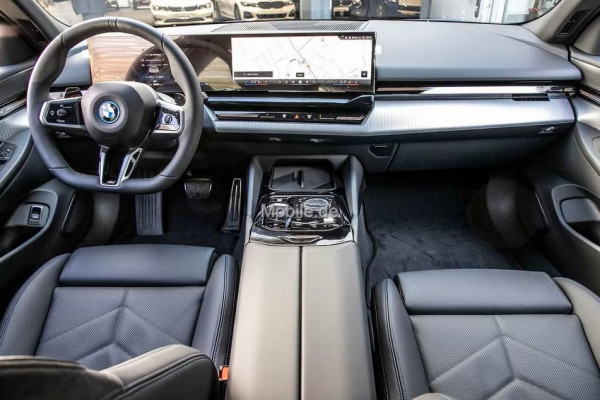 BMW 5 Serie Touring 530e xDrive M-SPORT ** LED, NAVI+, LEDER, 19-inch LMV, ALARM, M-ONDERSTEL ** 1e EIG - UNFALLFREI - € 17.900,= onder NP ** ** INFORMEER OOK NAAR ONZE AANTREKKELIJKE FINANCIAL-LEASE TARIEVEN **