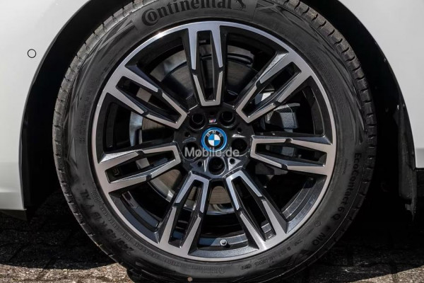 BMW 5 Serie Touring 530e xDrive M-SPORT ** LED, NAVI+, LEDER, 19-inch LMV, ALARM, M-ONDERSTEL ** 1e EIG - UNFALLFREI - € 17.900,= onder NP ** ** INFORMEER OOK NAAR ONZE AANTREKKELIJKE FINANCIAL-LEASE TARIEVEN **