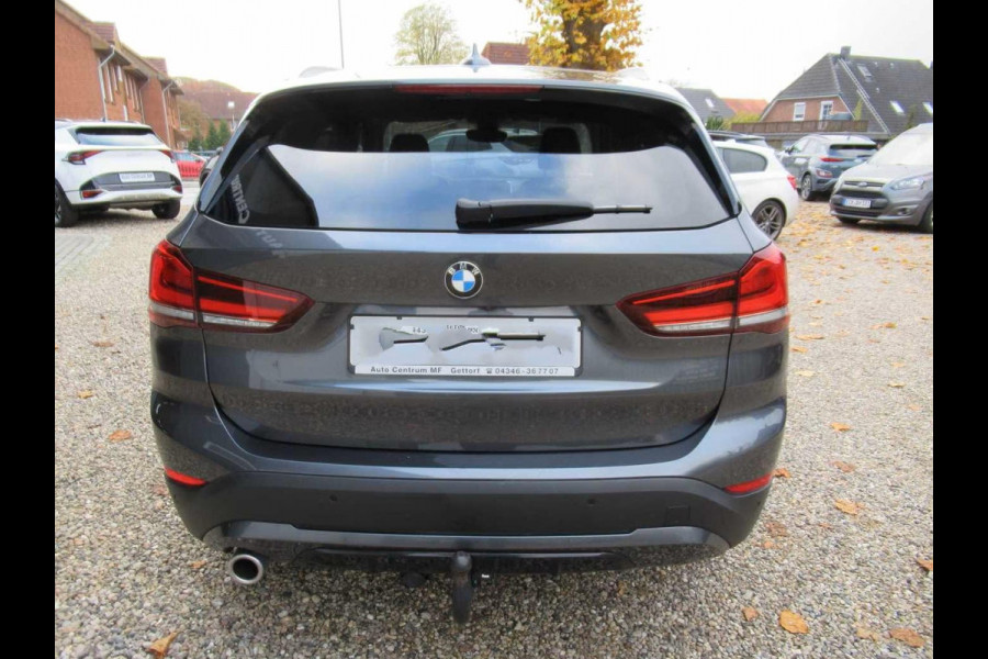 BMW X1 sDrive18i SPORTLINE ** LED, NAVI+, HALF-LEDER, TREKH, PRIVACY, ELECTR. A-KLEP ** 1e EIG - UNFALLFREI - 47 dkm (!) ** ** INFORMEER OOK NAAR ONZE AANTREKKELIJKE FINANCIAL-LEASE TARIEVEN **