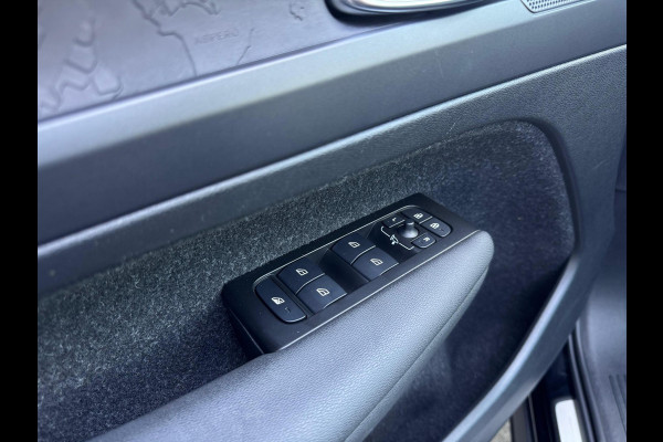 Volvo XC40 1.5 T4 Recharge R-Design Expression NL AUTO | CAMERA | PANO | 5x voorraad