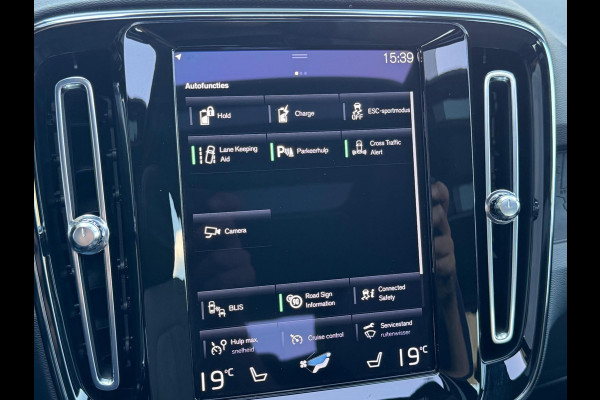 Volvo XC40 1.5 T4 Recharge R-Design Expression NL AUTO | CAMERA | PANO | 5x voorraad