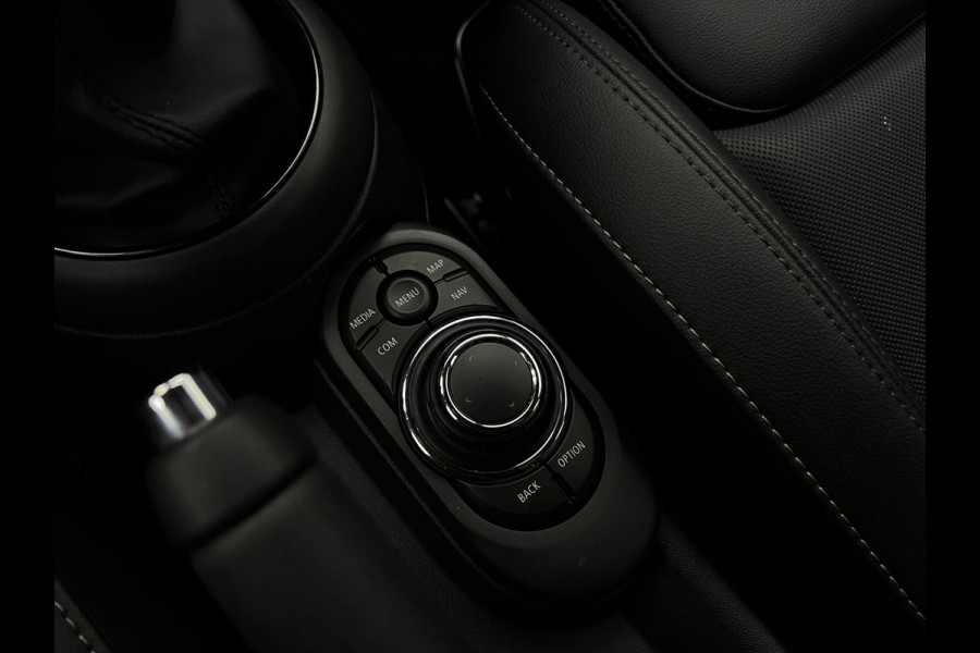 MINI Cooper Mini 1.5 Business Edition NL AUTO | LEDER | CAMERA | DEALER ONDERH | CARPLAY |