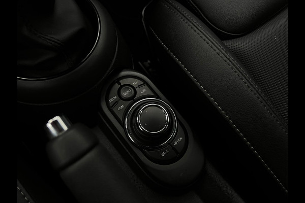 MINI Cooper Mini 1.5 Business Edition NL AUTO | LEDER | CAMERA | DEALER ONDERH | CARPLAY |
