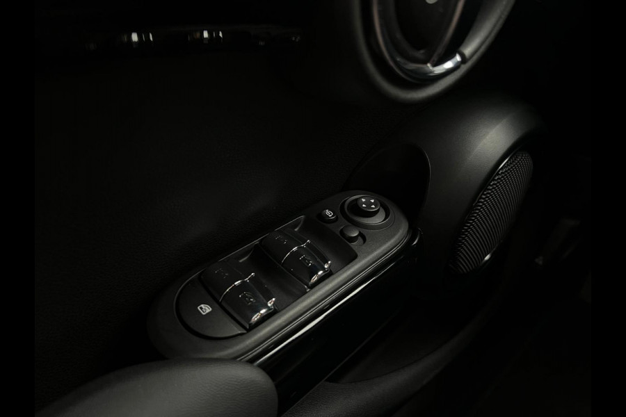 MINI Cooper Mini 1.5 Business Edition NL AUTO | LEDER | CAMERA | DEALER ONDERH | CARPLAY |