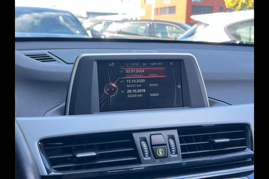 BMW X1 sDrive18i Centennial High Executive NL AUTO | CAMERA | STOELVERW | NAVI | TREKHAAK |