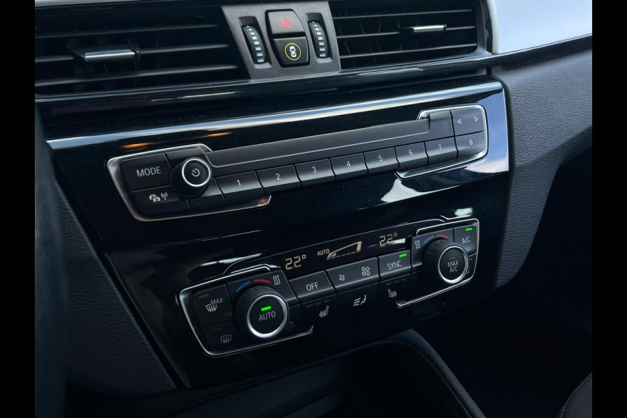 BMW X1 sDrive18i Centennial High Executive NL AUTO | CAMERA | STOELVERW | NAVI | TREKHAAK |