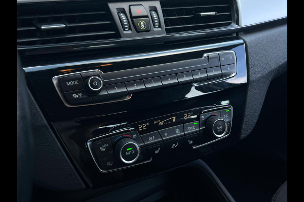 BMW X1 sDrive18i Centennial High Executive NL AUTO | CAMERA | STOELVERW | NAVI | TREKHAAK |