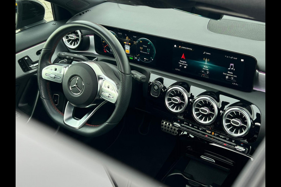 Mercedes-Benz A-Klasse 250 e Business Solution AMG Limited NL-AUTO | PANO| SFEEVERL | CAMERA | MEMORY |