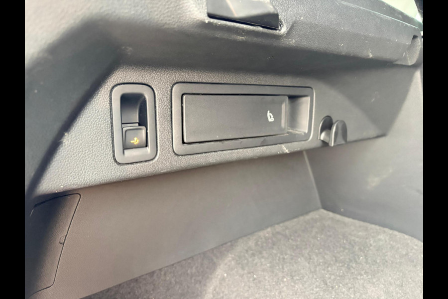 Volkswagen Tiguan 2.0 TSI 4Motion Highline R-LINE ACC | KEYLESS | ELECTR. A-KLEP | 19-inch LMV | TREKHAAK