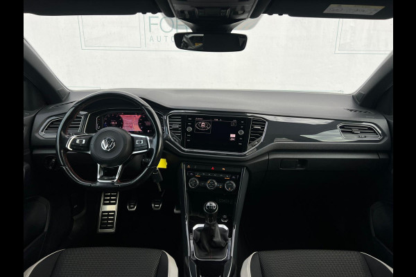 Volkswagen T-Roc 1.5 TSI Sport Business R CAMERA | TREKHAAK | NETTE AUTO | VIRTUAL COCKPIT |