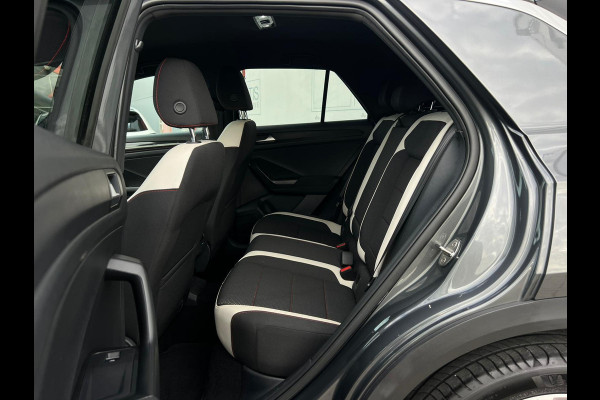 Volkswagen T-Roc 1.5 TSI Sport Business R CAMERA | TREKHAAK | NETTE AUTO | VIRTUAL COCKPIT |