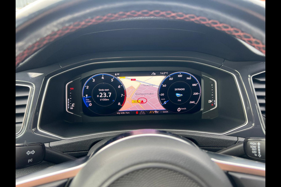 Volkswagen T-Roc 1.5 TSI Sport Business R CAMERA | TREKHAAK | NETTE AUTO | VIRTUAL COCKPIT |