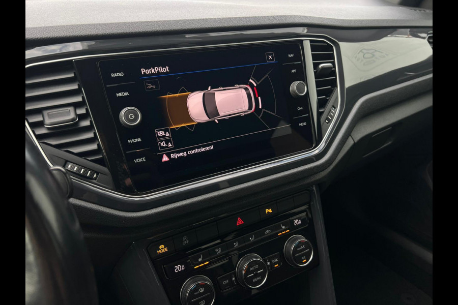 Volkswagen T-Roc 1.5 TSI Sport Business R CAMERA | TREKHAAK | NETTE AUTO | VIRTUAL COCKPIT |