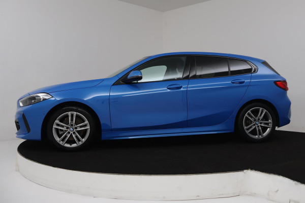 BMW 1-serie 118i Executive Edition M-Sport (M-PAKKET, ADAPTIVE CRUISE, CAMERA, CARPLAY, DEALER ONDERHOUDEN)