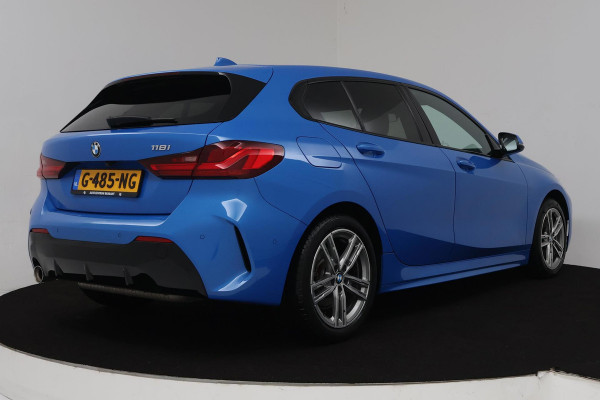 BMW 1-serie 118i Executive Edition M-Sport (M-PAKKET, ADAPTIVE CRUISE, CAMERA, CARPLAY, DEALER ONDERHOUDEN)